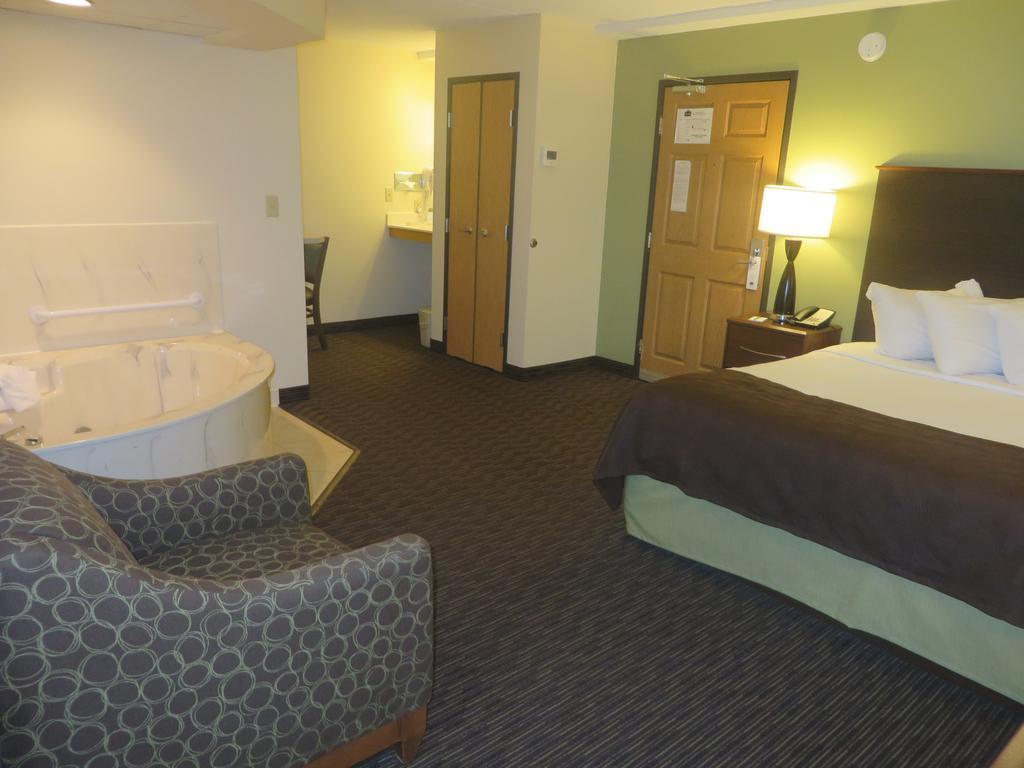 Americinn By Wyndham Rice Lake Exterior photo